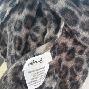 Wilfred Accessories - 🦄 3/$25 Wilfred wool leopard scarf Aritzia Wilfred Accessories - 🦄 3/$25 Wilfred wool leopard scarf Aritzia
